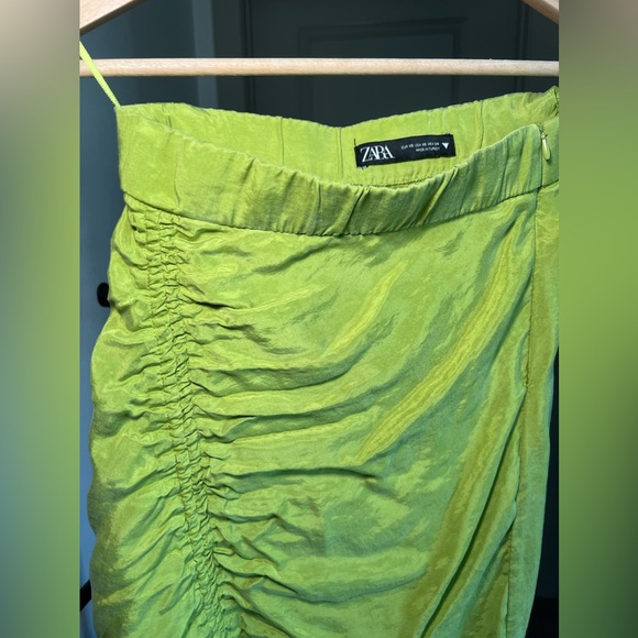 Zara Long Skirt in Lime Green with Slit and Ruching; XS - Picture 4 of 7